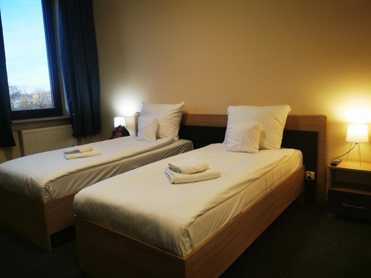 Fort Hotel วอร์ซอ ภายนอก รูปภาพ