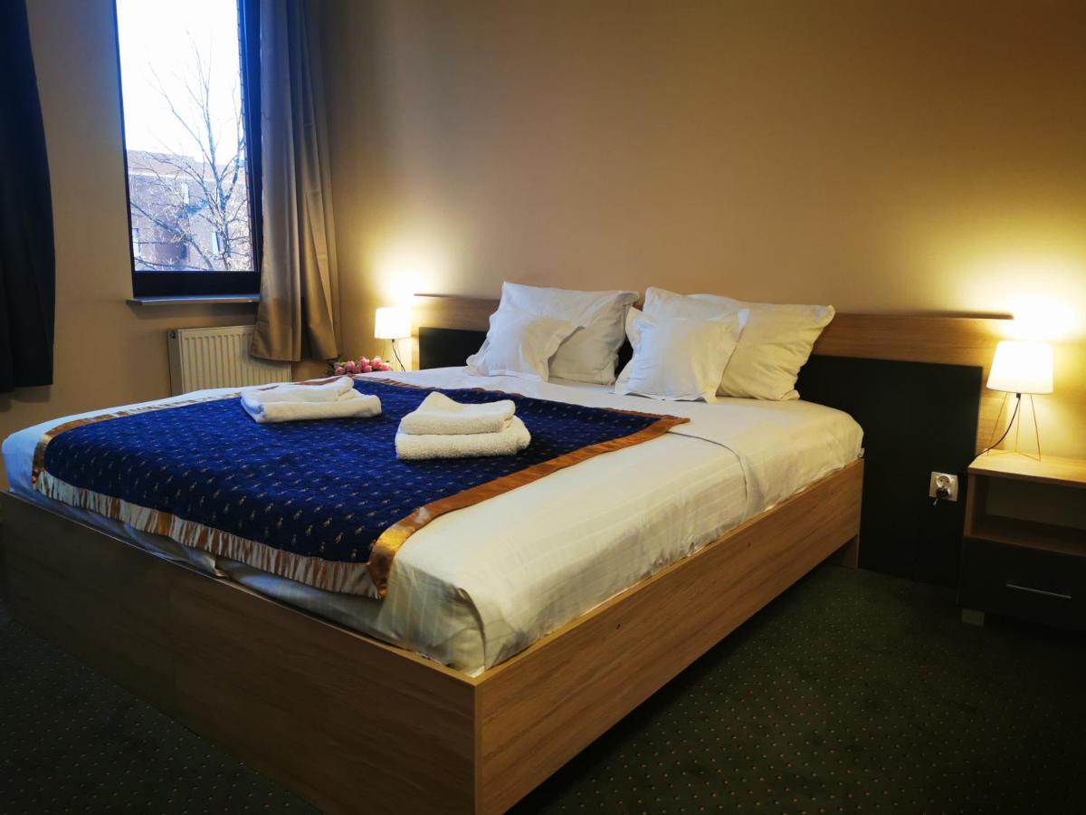 Fort Hotel วอร์ซอ ภายนอก รูปภาพ