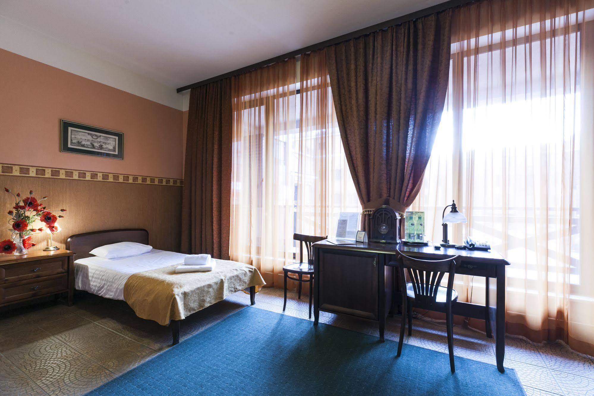 Fort Hotel วอร์ซอ ภายนอก รูปภาพ
