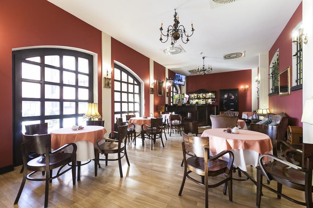 Fort Hotel วอร์ซอ ภายนอก รูปภาพ